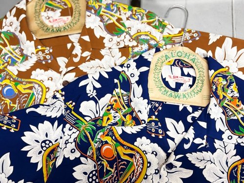 Sun Surf  SHROT SLEEVE　RAYON HAWAIIAN SHIRT “UKULELE MELODY”No.SS39613 