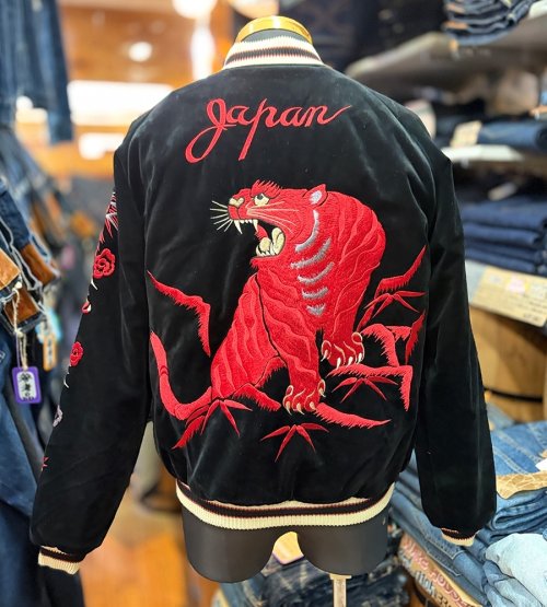 テーラー東洋“Tailor Toyo” 別珍×サテン　中わた入りスカジャン “RED TIGER × LANDSCAPE” 