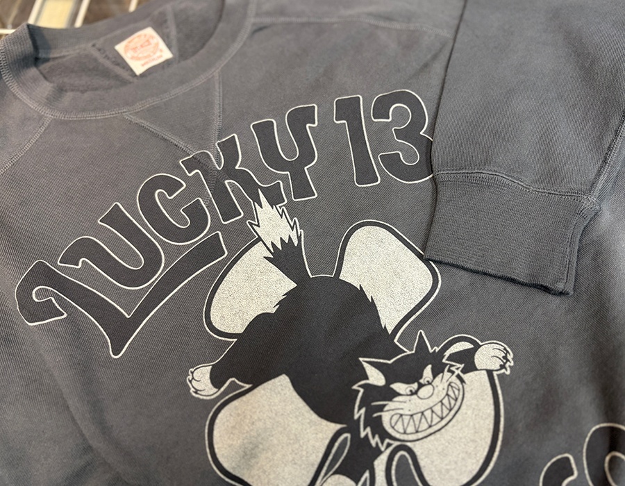 画像: TOYS McCOY 　GARMENT DYING SWEAT SHIRT“LUCKY13 HCPTR.CO.”TMC2645